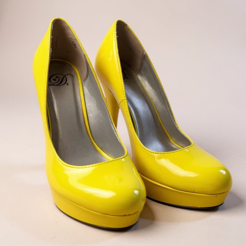 Delicious Yellow Patent Heels